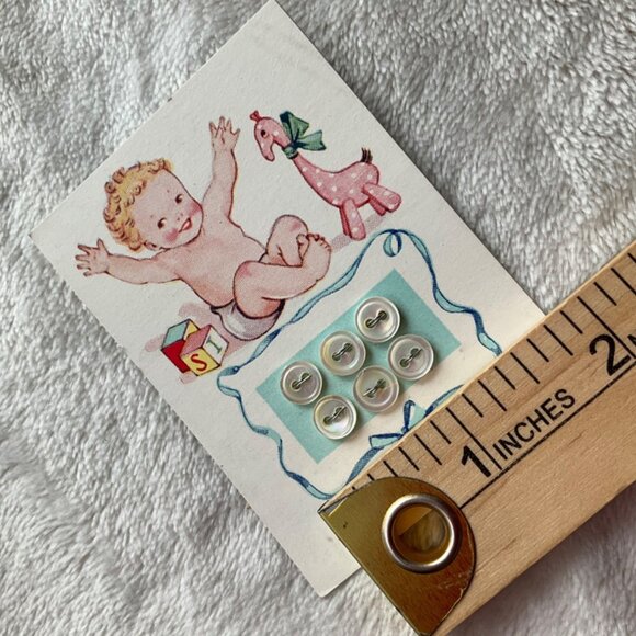 New Old Stock VTG 1940's Lady Washington Baby Pearls Buttons Lot of 18 Made USA - Picture 2 of 5